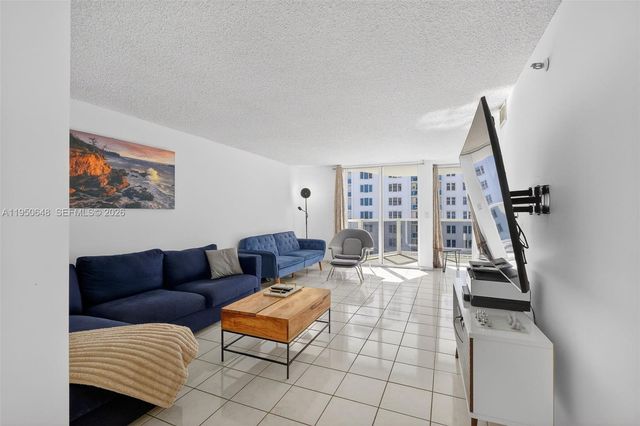 2401 Collins Ave 1103, Miami Beach, FL 33140