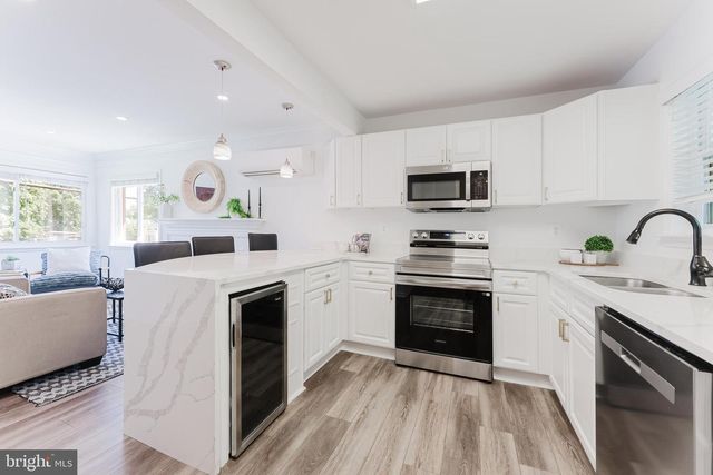 3269 ANNANDALE RD, Falls Church, VA 22042