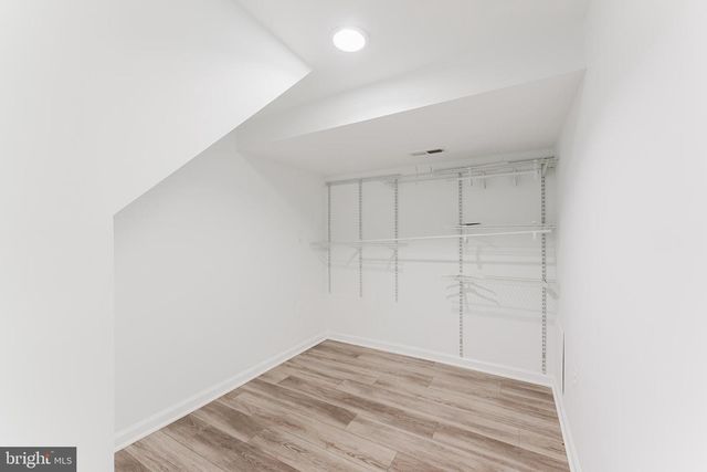 3269 ANNANDALE RD, Falls Church, VA 22042