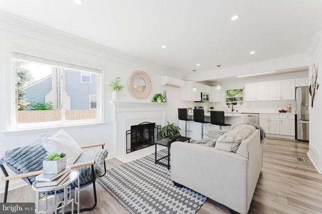 3269 ANNANDALE RD, Falls Church, VA 22042