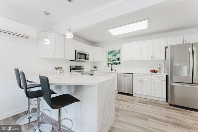 3269 ANNANDALE RD, Falls Church, VA 22042