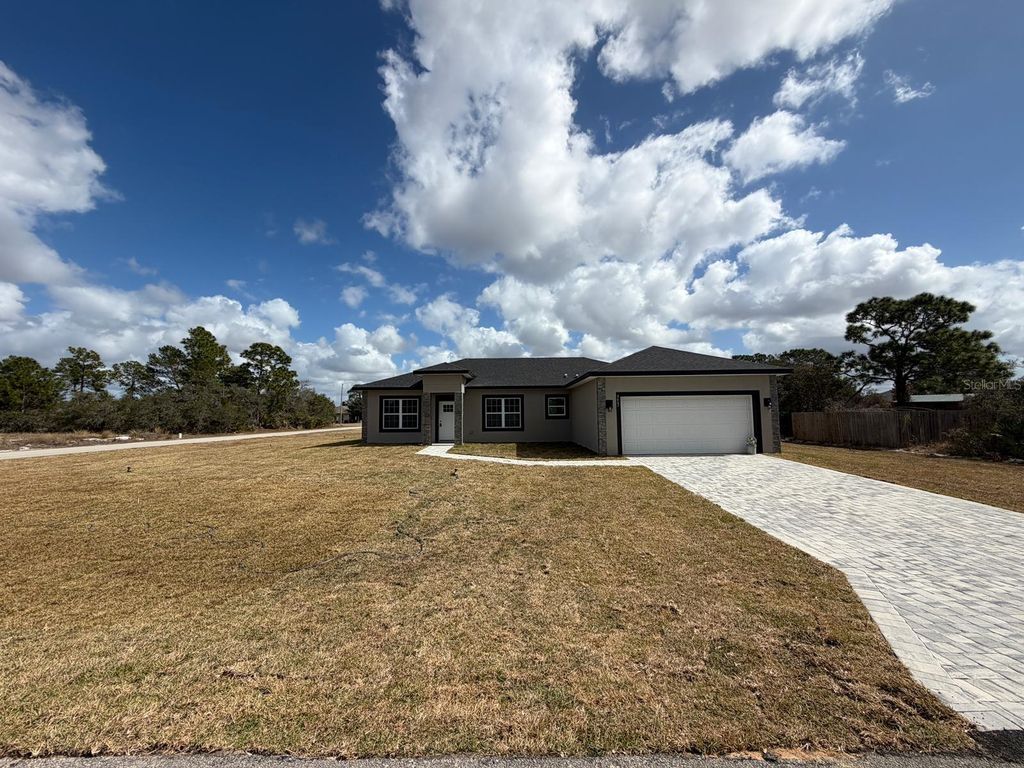 Image 3 of property listing at 4662 SAN IGNACIO DRIVE, Sebring, FL 33872
