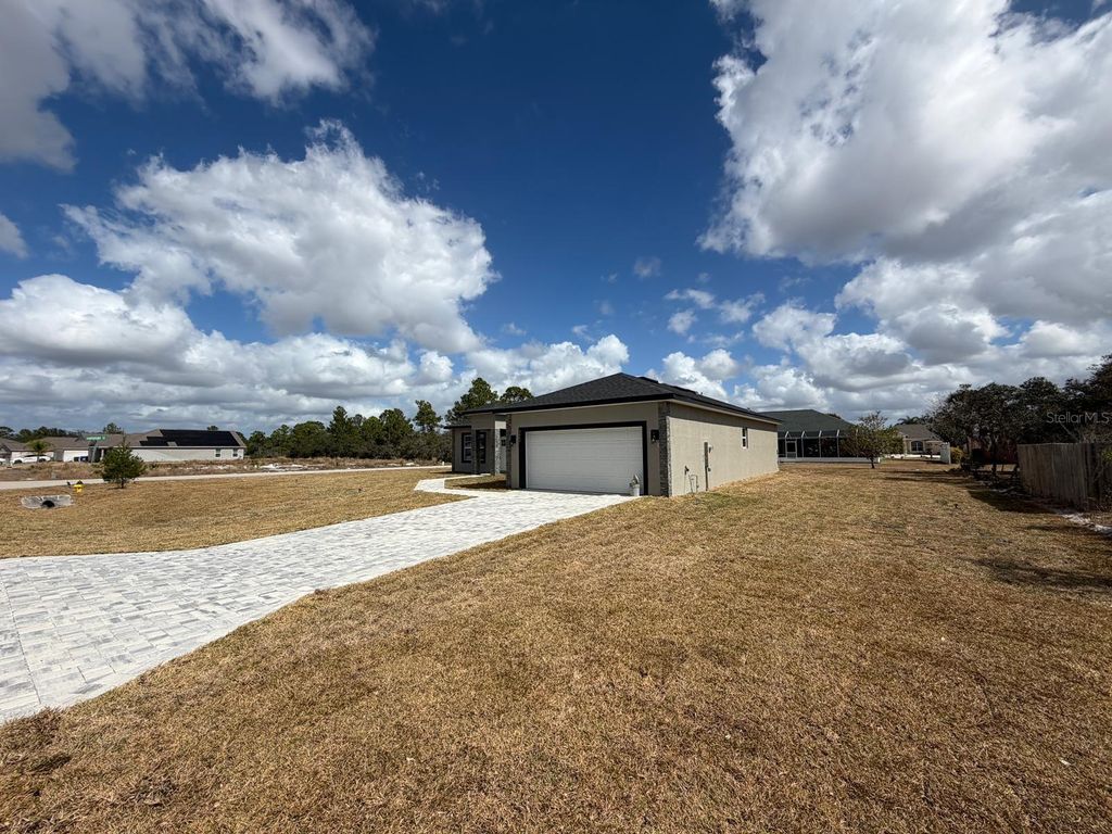 Image 6 of property listing at 4662 SAN IGNACIO DRIVE, Sebring, FL 33872