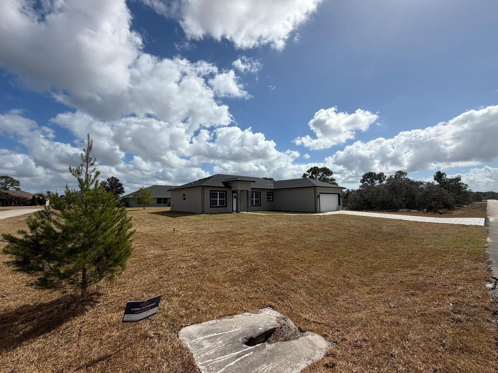 Image 8 of property listing at 4662 SAN IGNACIO DRIVE, Sebring, FL 33872