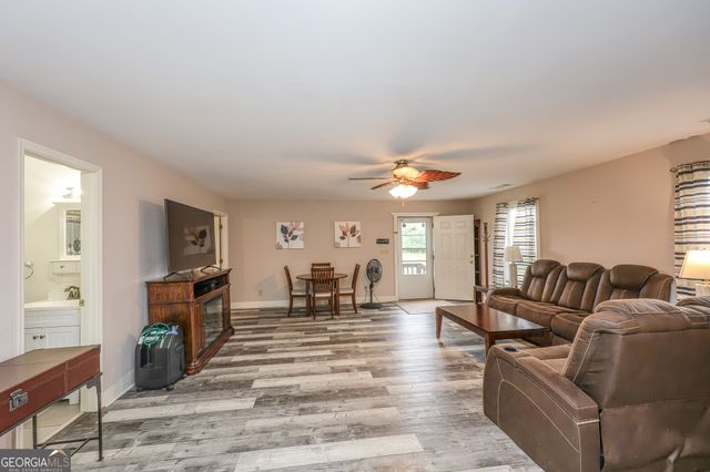 615 Fischer Road, Sharpsburg, GA 30277