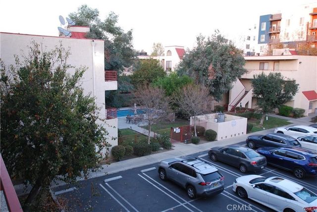 6820 Remmet, Canoga Park, CA 91303