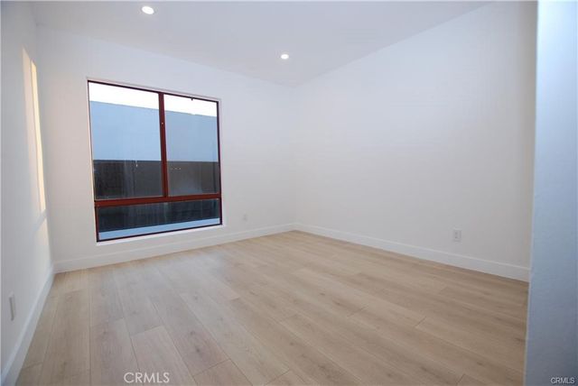 6820 Remmet, Canoga Park, CA 91303