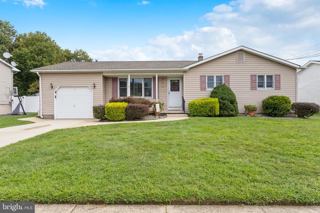 28 DAN RD, HAMILTON, NJ 08620 — exterior