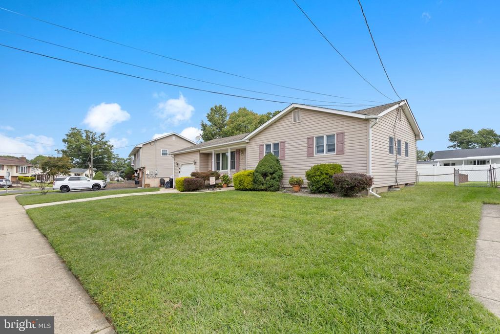 28 DAN RD, HAMILTON, NJ 08620 — photo 2
