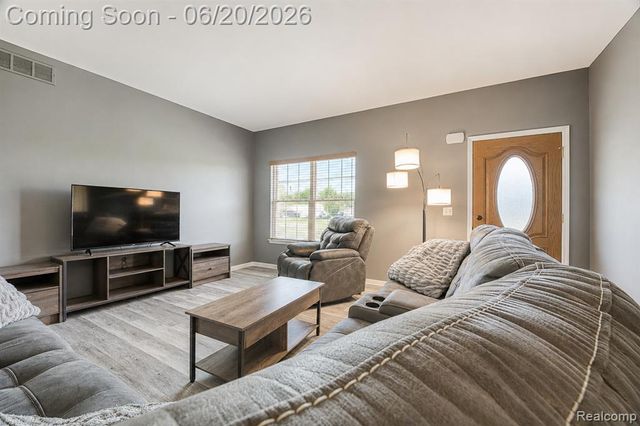 1710 Carlisle Street, Howell, MI 48855