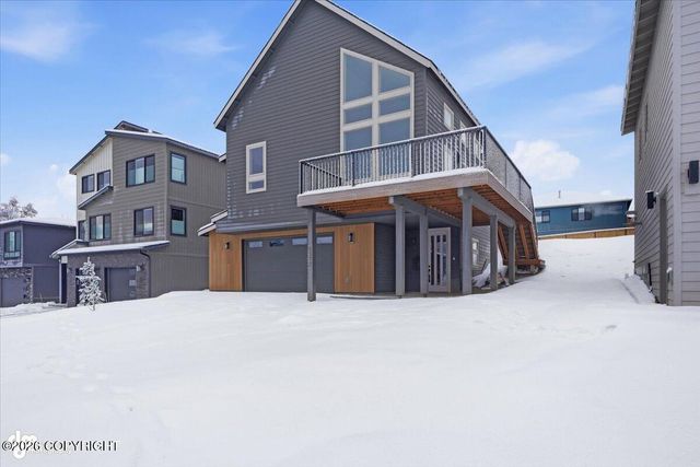 5372 Sandhill Loop, Anchorage, AK 99502