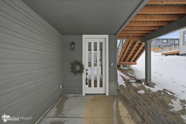 5372 Sandhill Loop, Anchorage, AK 99502