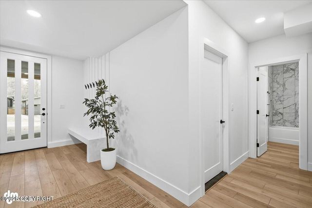 5372 Sandhill Loop, Anchorage, AK 99502