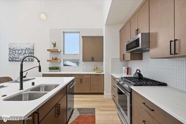 5372 Sandhill Loop, Anchorage, AK 99502