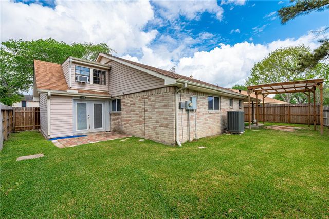 407 Juniper Court, Stafford, TX 77477