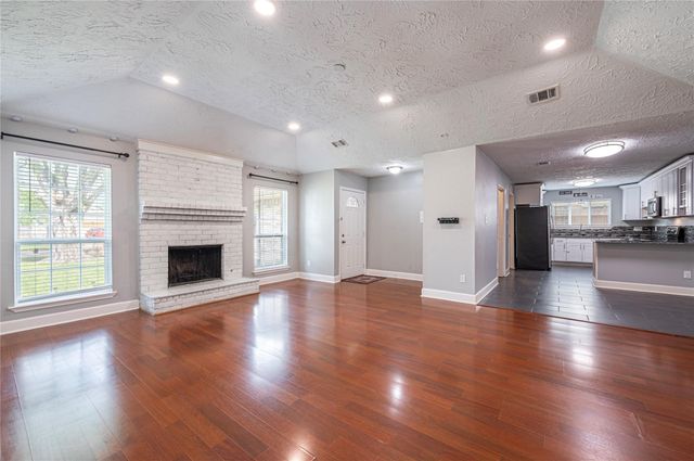 407 Juniper Court, Stafford, TX 77477