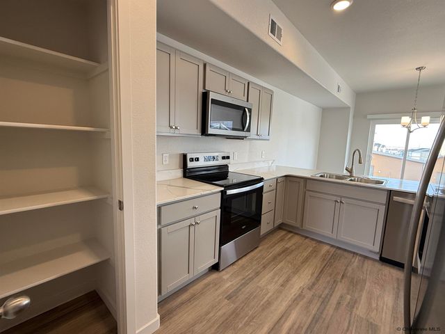 1607 ELSIE-JEAN TRL, Cheyenne, WY 82007