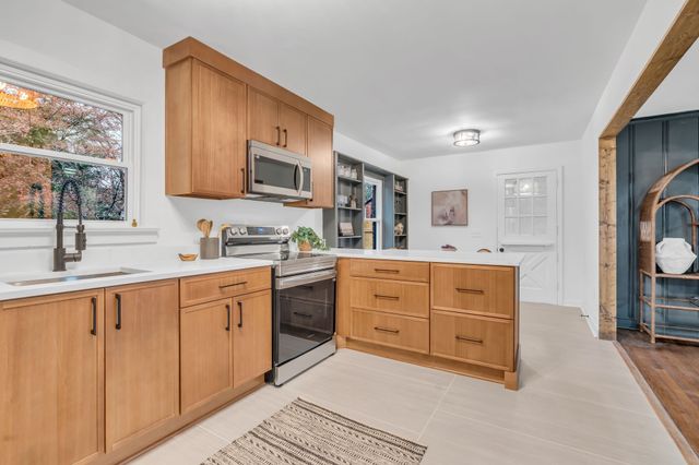 2013 Riverwood Dr, Nashville, TN 37216