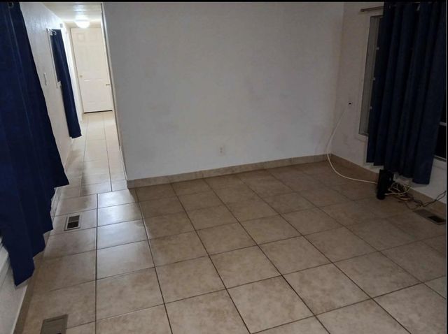 2516 W Carroll Avenue, Oak Creek, WI 53154