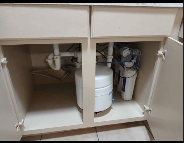 2516 W Carroll Avenue, Oak Creek, WI 53154