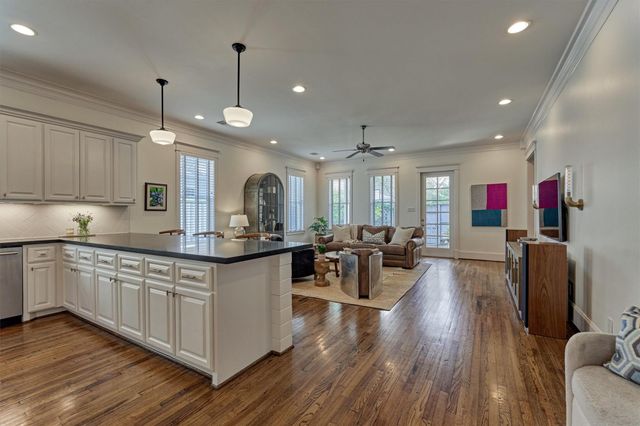 7 Bowers Pine Court, Spring, TX 77389