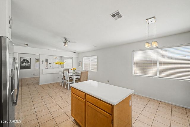2863 W MURIEL Drive, Phoenix, AZ 85053