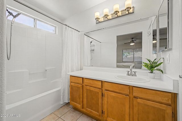 2863 W MURIEL Drive, Phoenix, AZ 85053