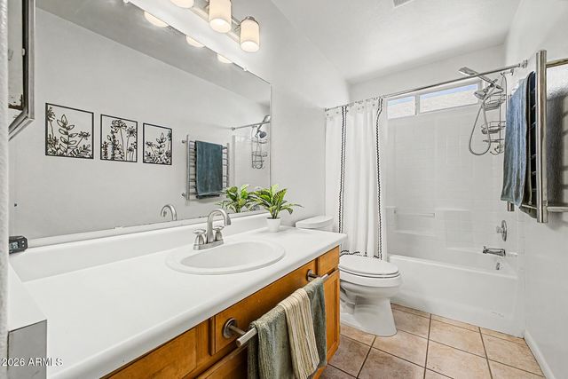 2863 W MURIEL Drive, Phoenix, AZ 85053