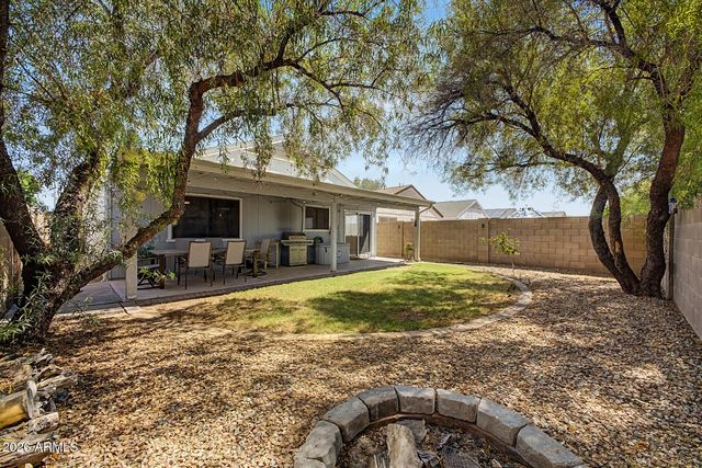 2863 W MURIEL Drive, Phoenix, AZ 85053