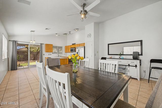 2863 W MURIEL Drive, Phoenix, AZ 85053
