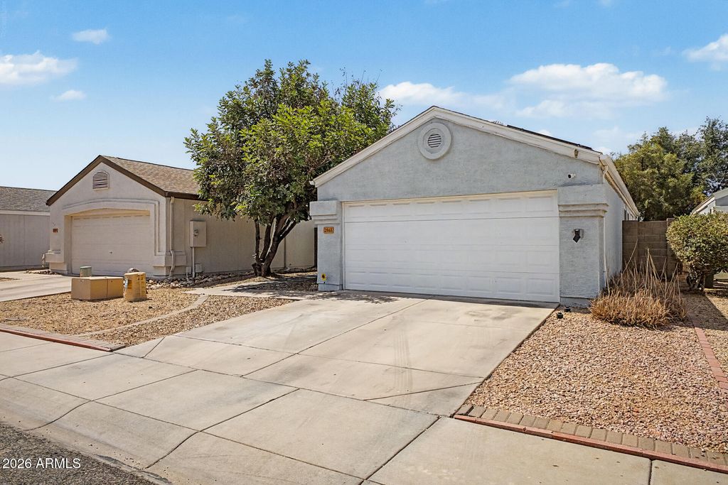 2863 W MURIEL Drive, Phoenix, AZ 85053 — photo 3