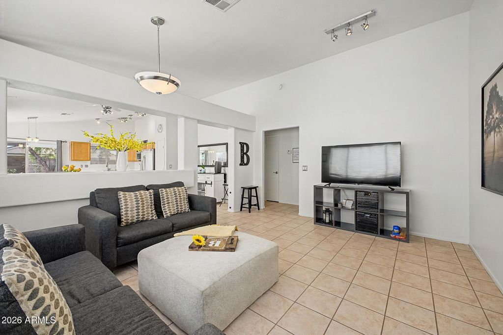 2863 W MURIEL Drive, Phoenix, AZ 85053 — photo 5