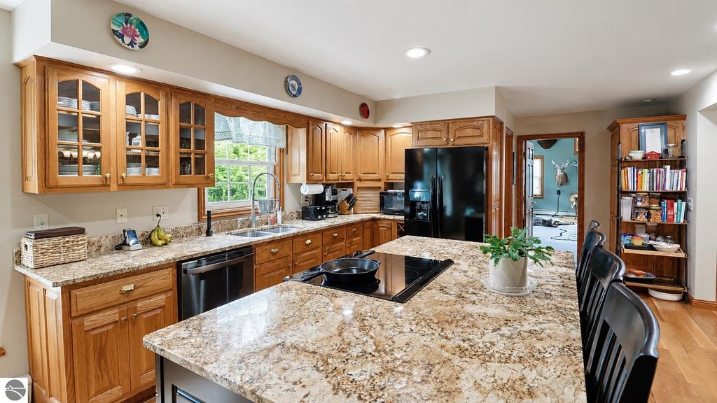 Image 12 of property listing at 608 E Bluegrass Road, Mt Pleasant, MI 48858