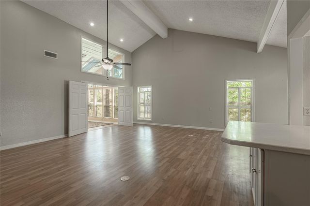 9 Lakeview Manor, Huntsville, TX 77340