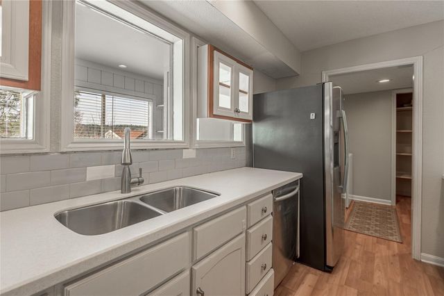 9 Lakeview Manor, Huntsville, TX 77340