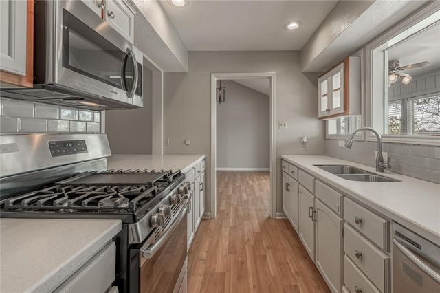 9 Lakeview Manor, Huntsville, TX 77340