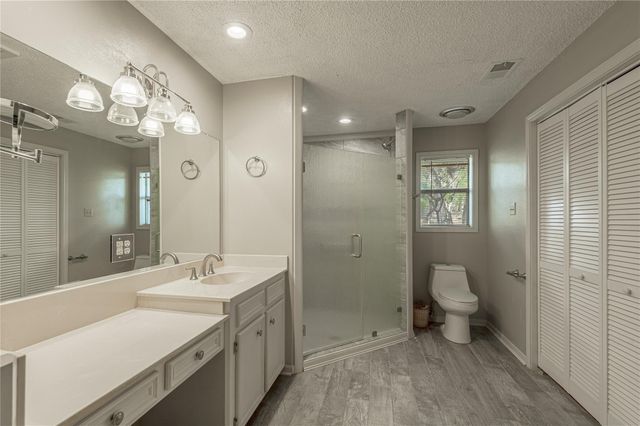 9 Lakeview Manor, Huntsville, TX 77340