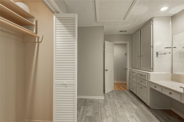 9 Lakeview Manor, Huntsville, TX 77340