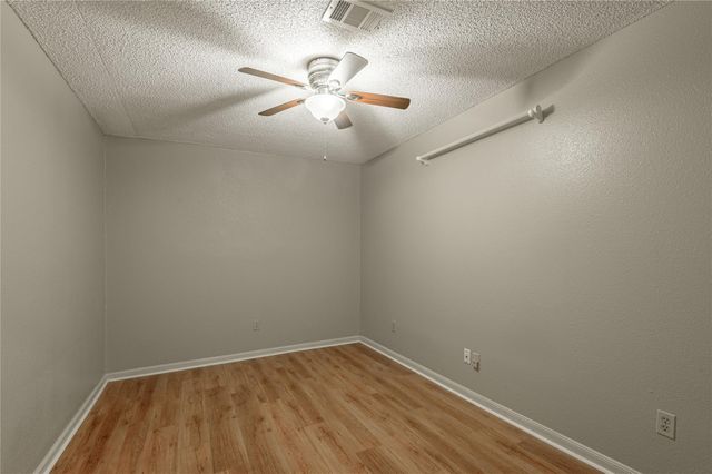 9 Lakeview Manor, Huntsville, TX 77340