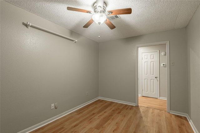 9 Lakeview Manor, Huntsville, TX 77340