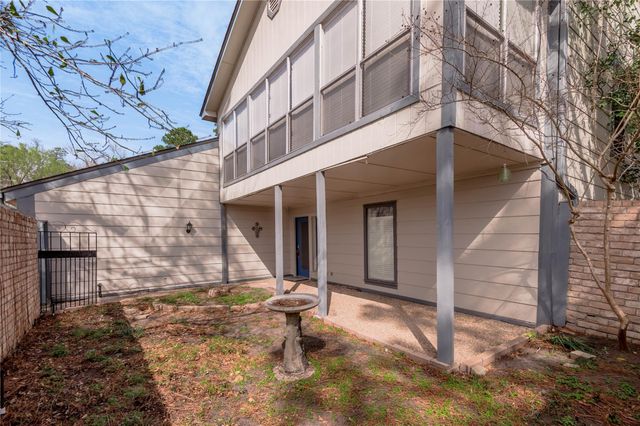 9 Lakeview Manor, Huntsville, TX 77340