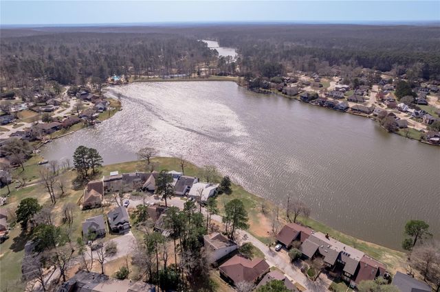 9 Lakeview Manor, Huntsville, TX 77340