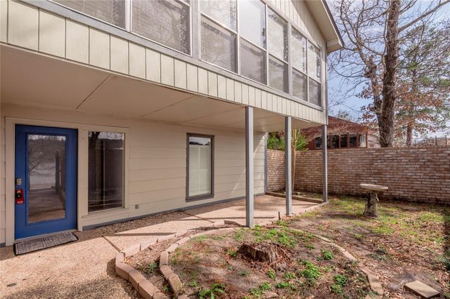 9 Lakeview Manor, Huntsville, TX 77340