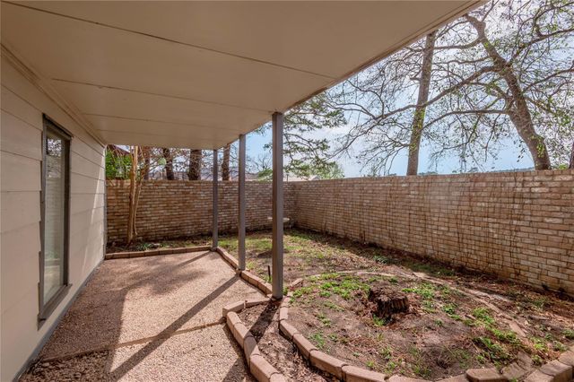 9 Lakeview Manor, Huntsville, TX 77340