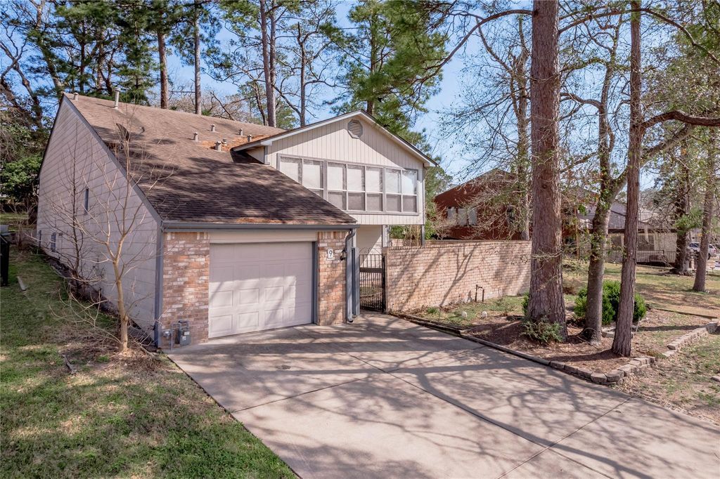 9 Lakeview Manor, Huntsville, TX 77340