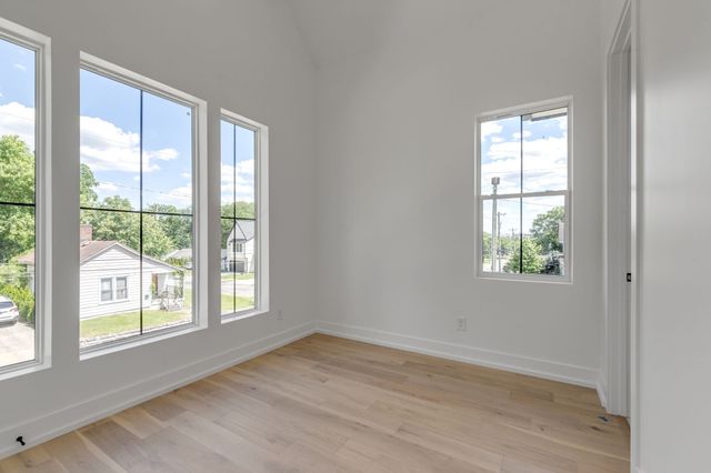 812 N 6th St, Nashville, TN 37207