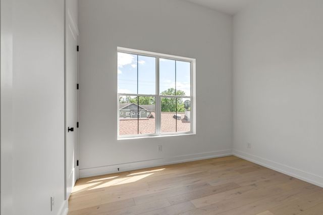 812 N 6th St, Nashville, TN 37207