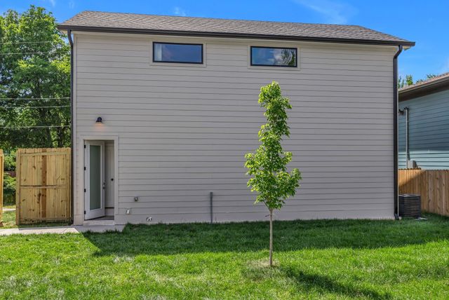 812 N 6th St, Nashville, TN 37207