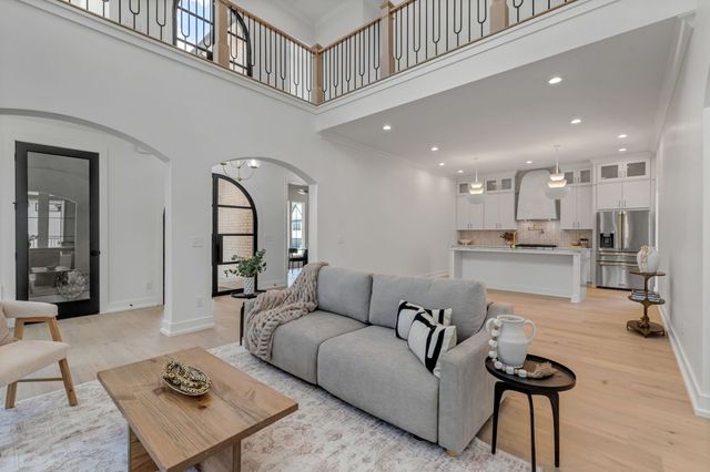 812 N 6th St, Nashville, TN 37207