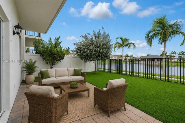 805 SE 18th St 805, Homestead, FL 33034